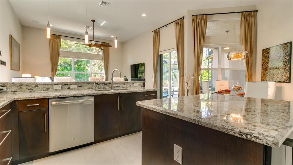 VALENCIA RESERVE - Residential