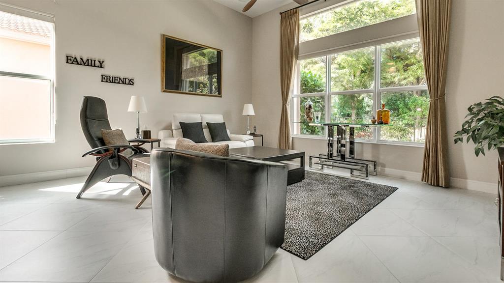 VALENCIA RESERVE - Residential