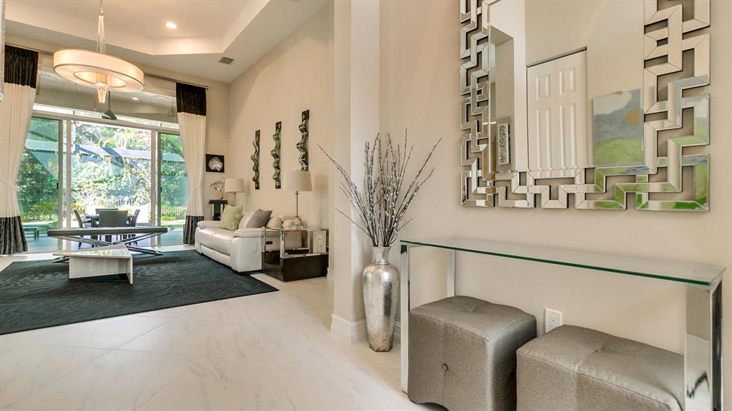 VALENCIA RESERVE - Residential