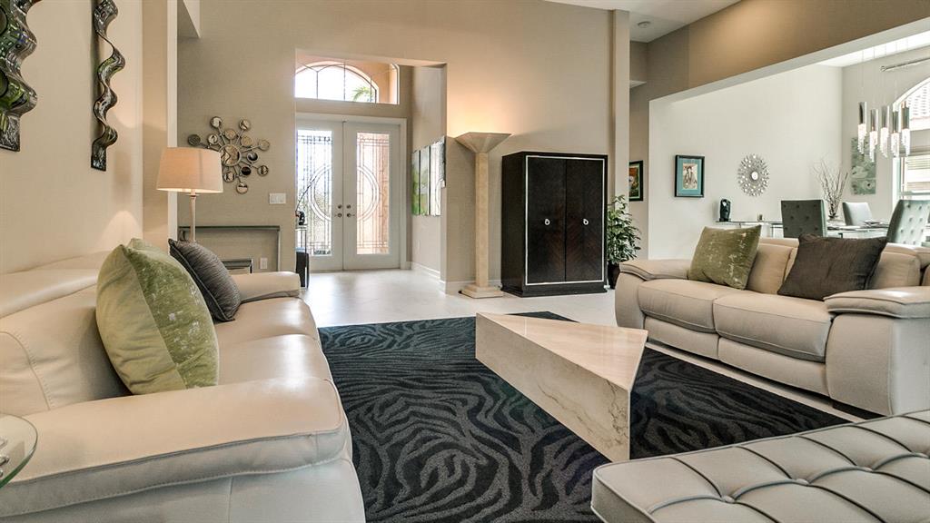 VALENCIA RESERVE - Residential