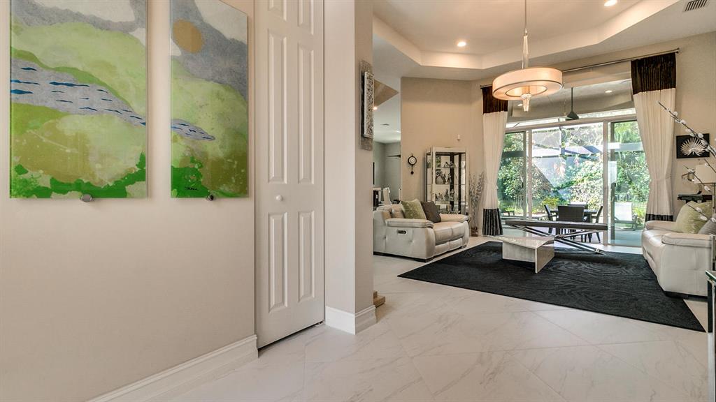 VALENCIA RESERVE - Residential