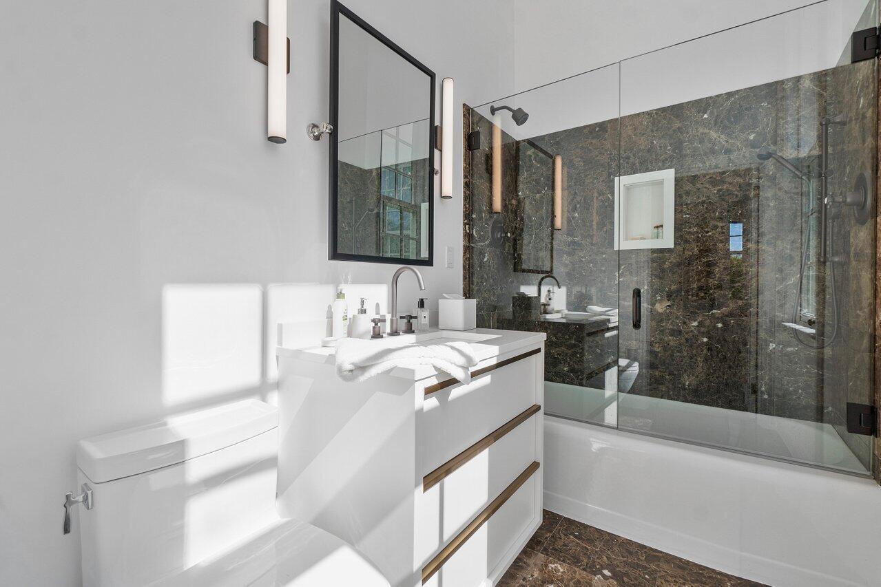 REGENTS PARK IN - Residential Lease