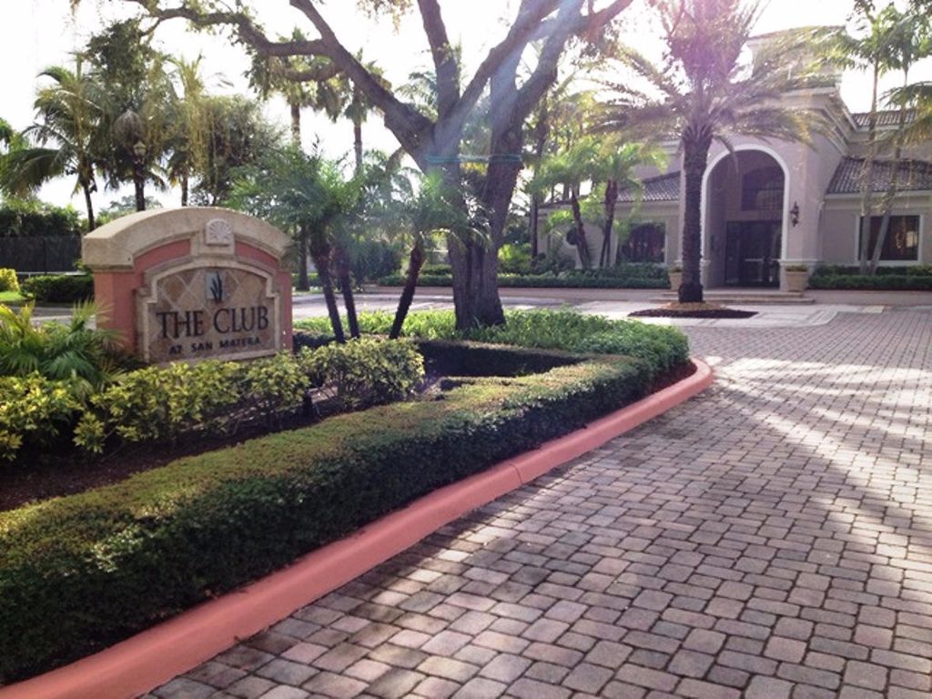 Photo of 3019 Alcazar Place #Apt 102, Palm Beach Gardens, FL 33410 (MLS # B26020645)