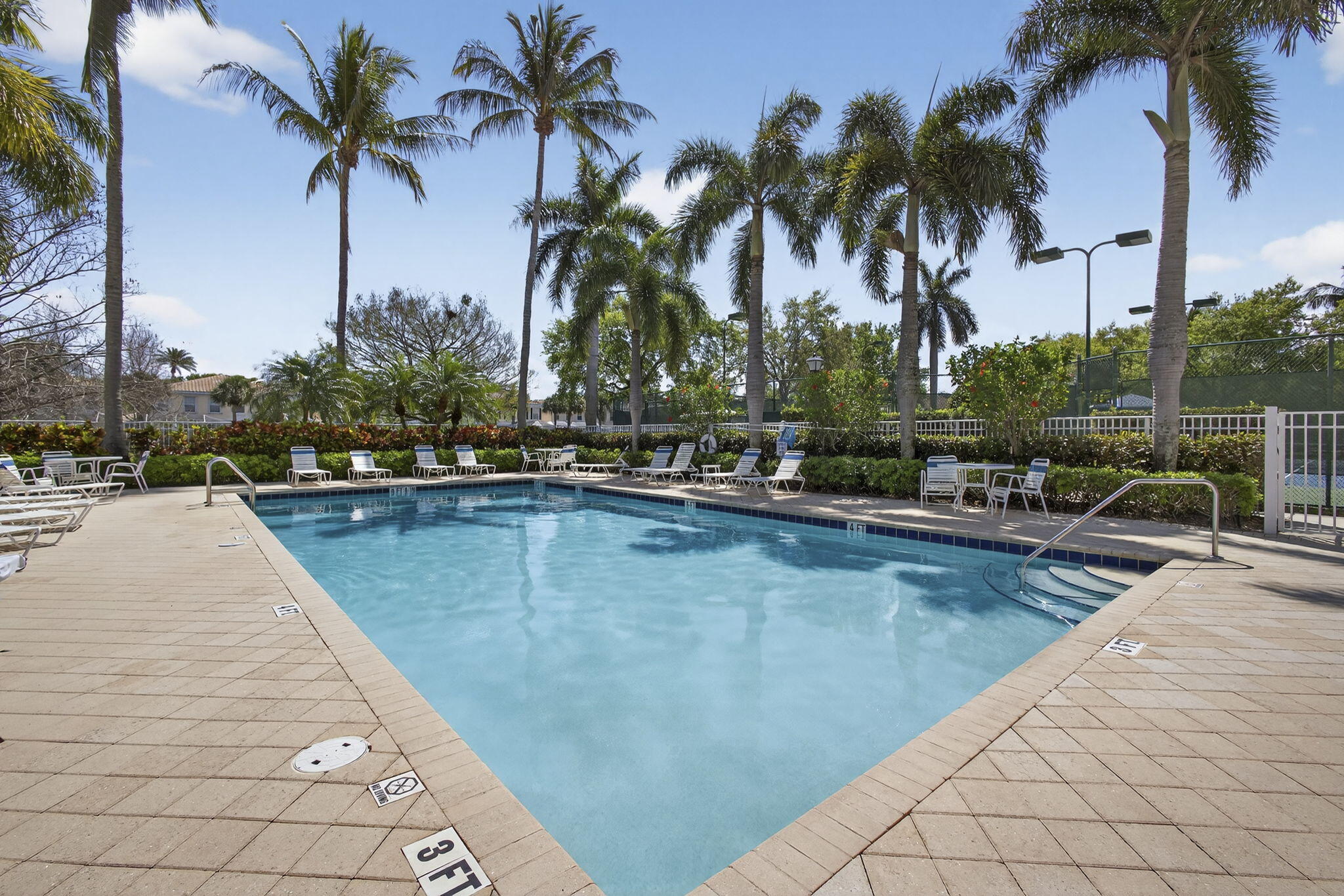 CATALINA LAKES - Residential