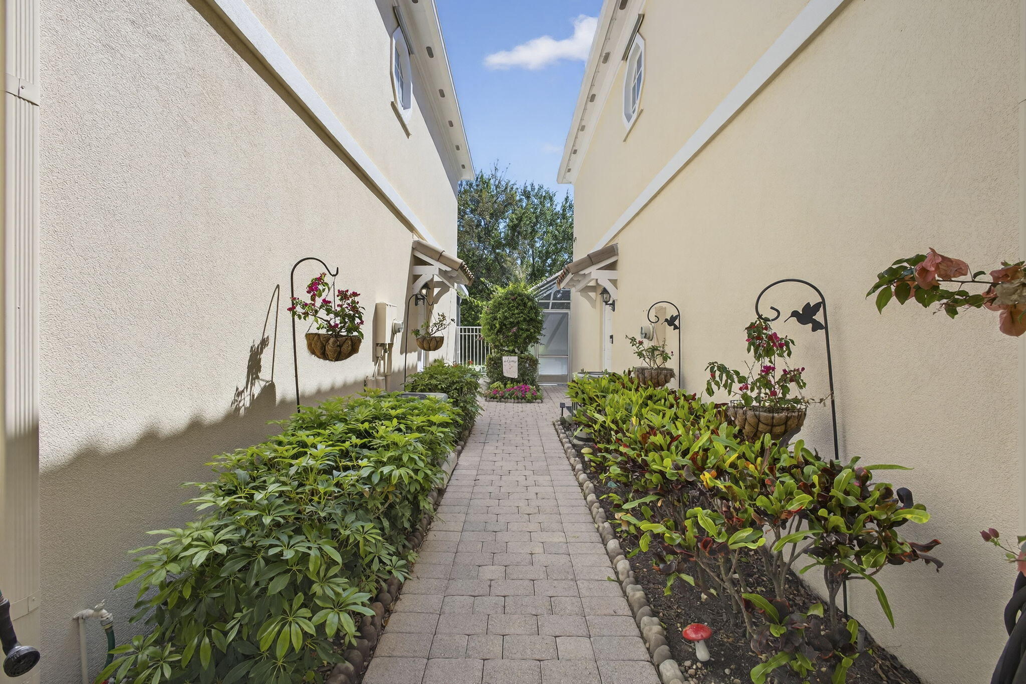 CATALINA LAKES - Residential