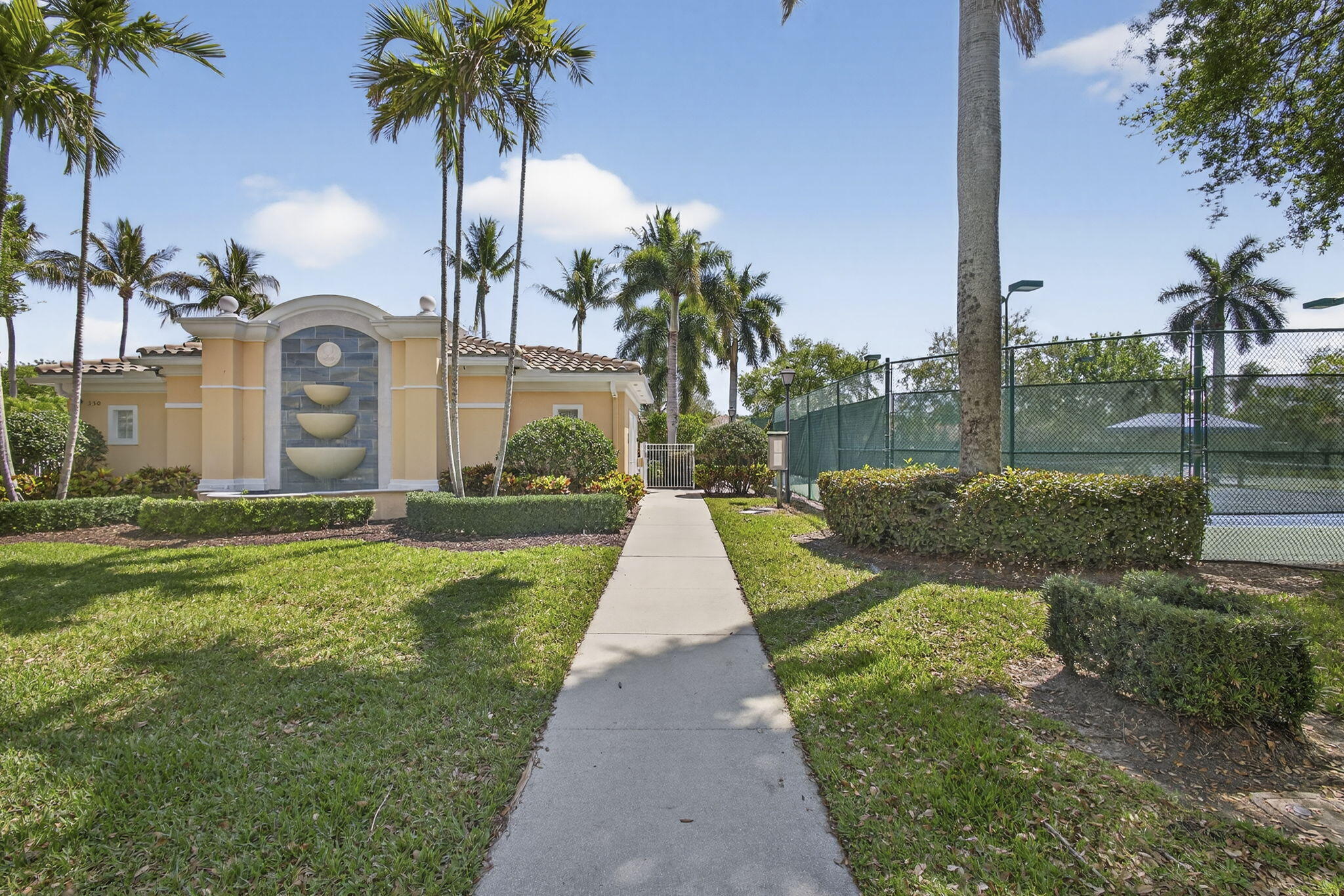 CATALINA LAKES - Residential