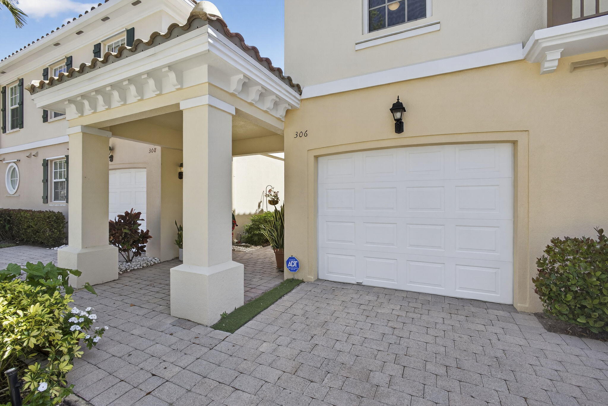 306 Salinas Drive