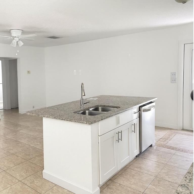 ESTATES OF SOUTH PALM BEACH ADD 1 - Residential Income