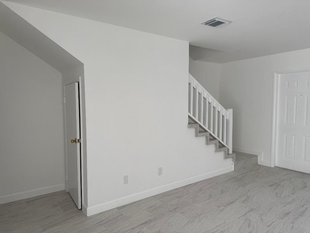 CANALAKE - Residential Lease