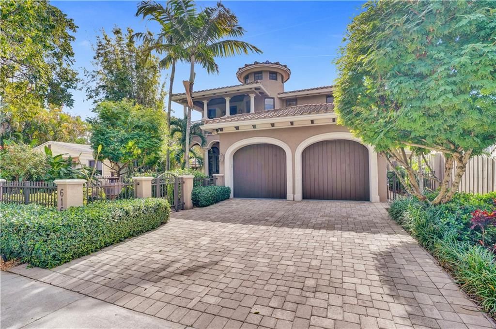 Photo of 616 SE 8th St, Fort Lauderdale, FL 33316 (MLS # F10315704)