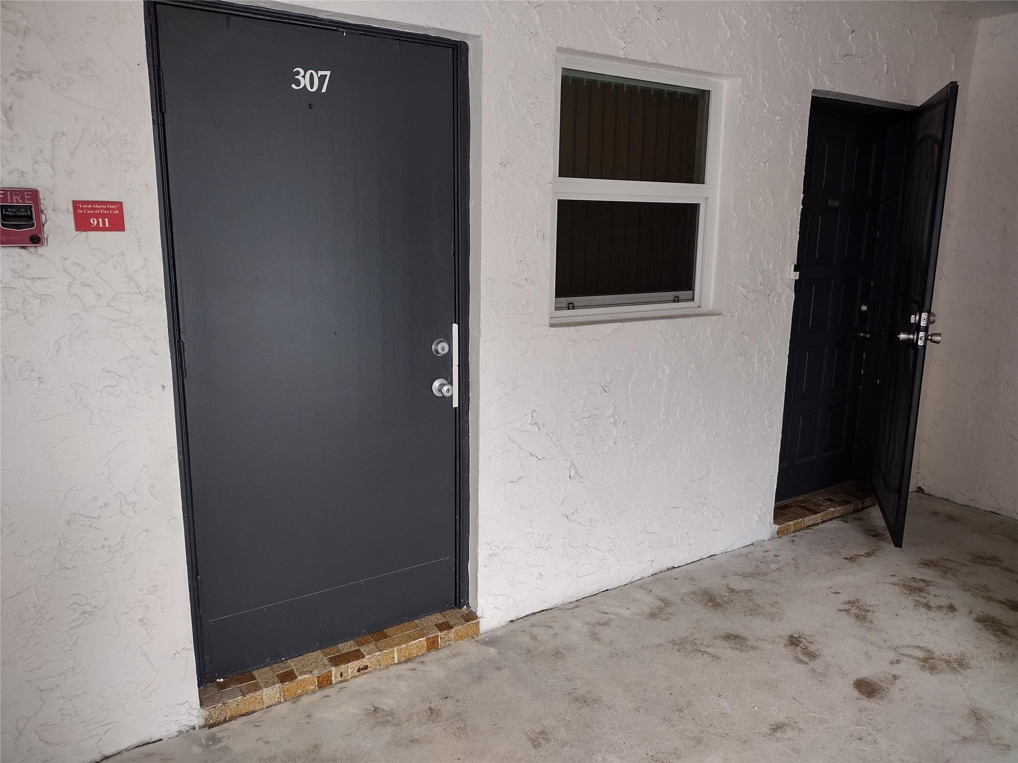 Lakes of Inverrary - Residential