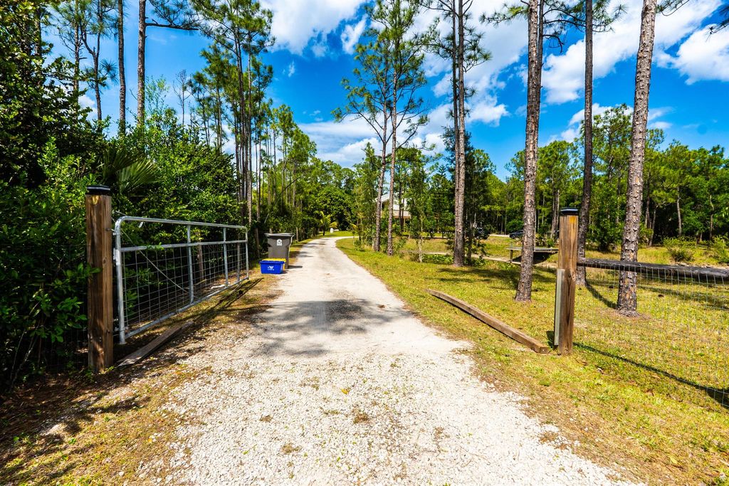 Photo of 11361 161st Street N, Jupiter, FL 33478 (MLS # R11070249)