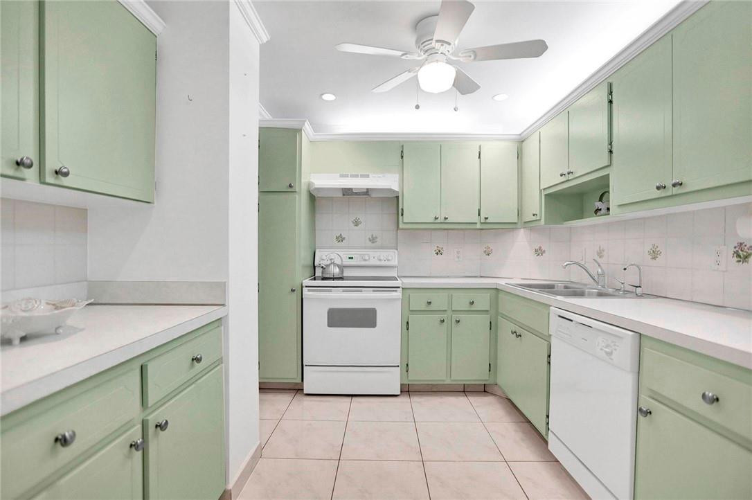 Hillcrest East Condo - Residential