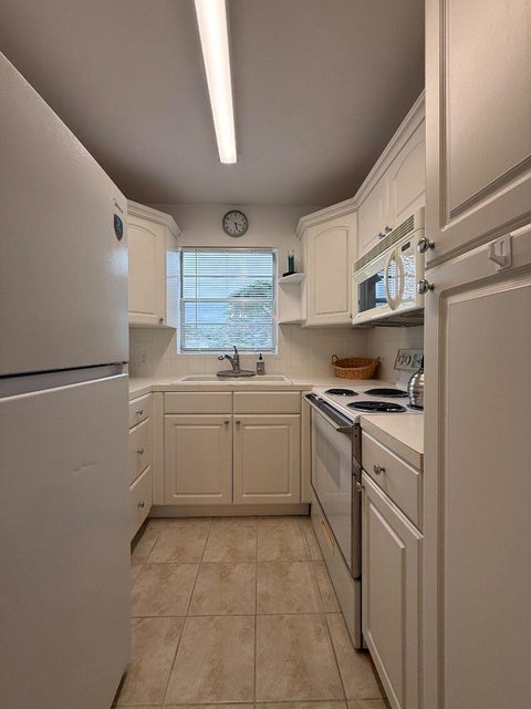 Tiny photo for 319 WINDSOR N, West Palm Beach, FL 33417 (MLS # B26090328)