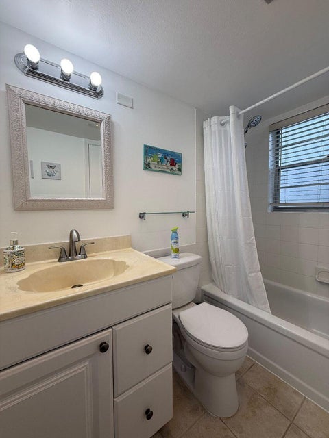Tiny photo for 319 WINDSOR N, West Palm Beach, FL 33417 (MLS # B26090328)