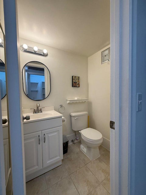 Tiny photo for 319 WINDSOR N, West Palm Beach, FL 33417 (MLS # B26090328)