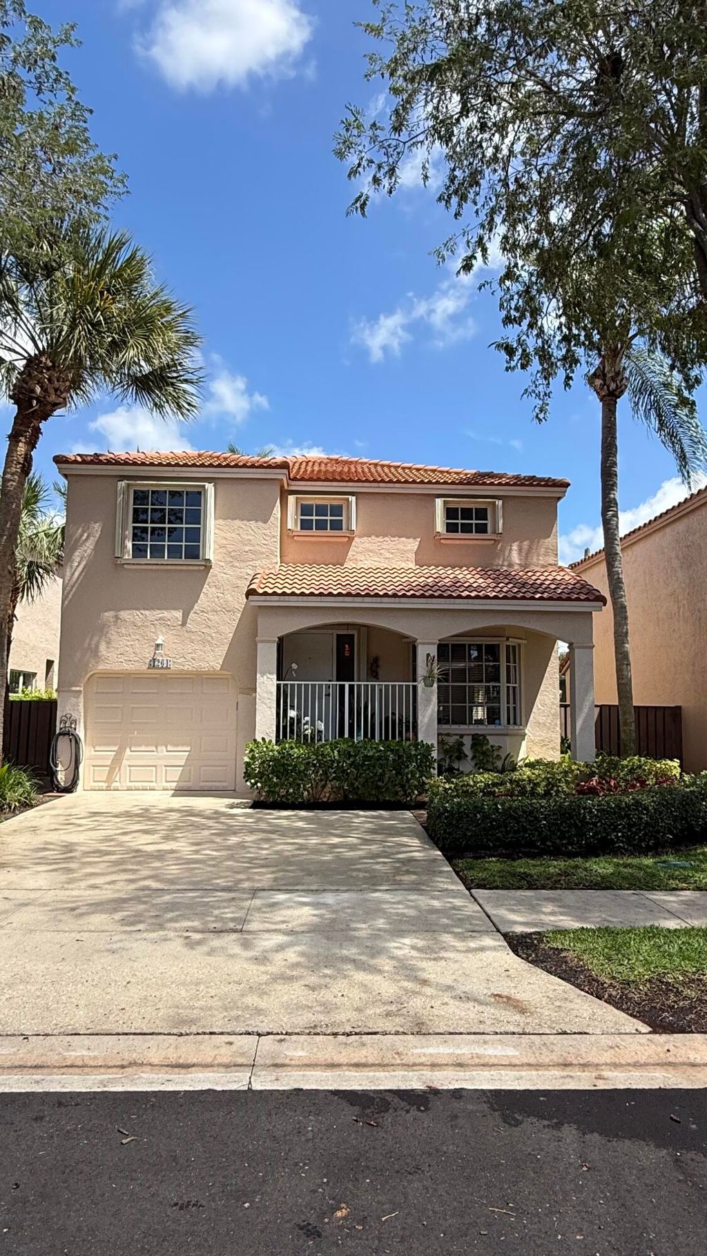 Photo of 1264 NW 110th Avenue, Plantation, FL 33322 (MLS # B26011864)