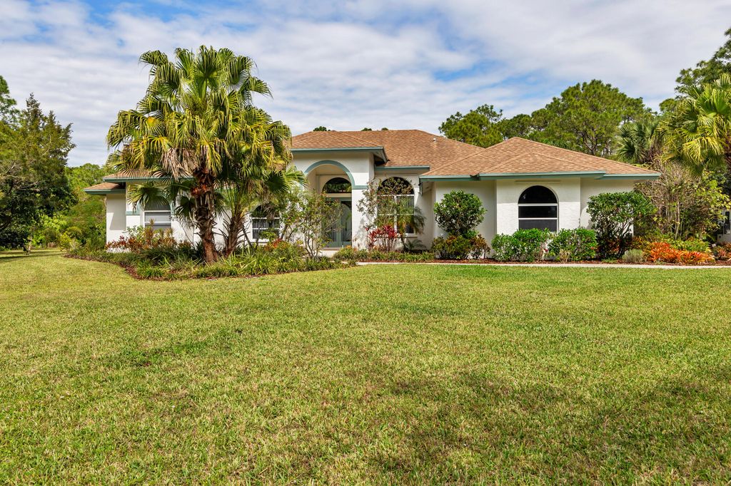 Photo of 12817 Mallard Creek Drive, Palm Beach Gardens, FL 33418 (MLS # R11075118)