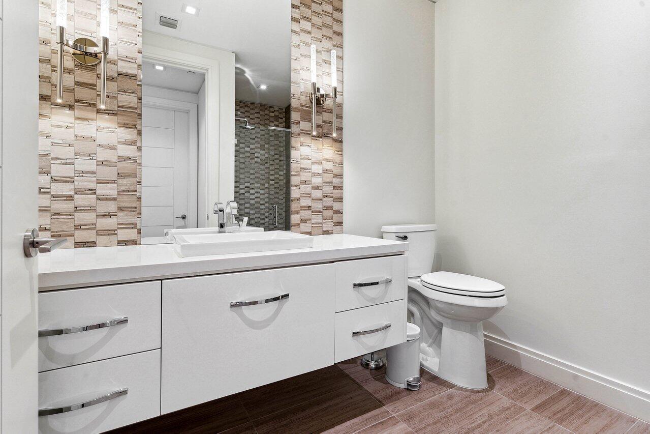 SEAGATE YACHT CLUB - Residential