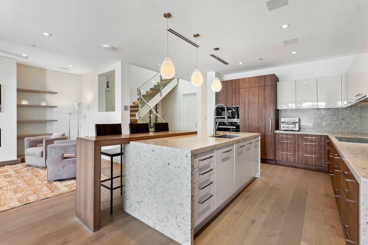 SEAGATE YACHT CLUB - Residential