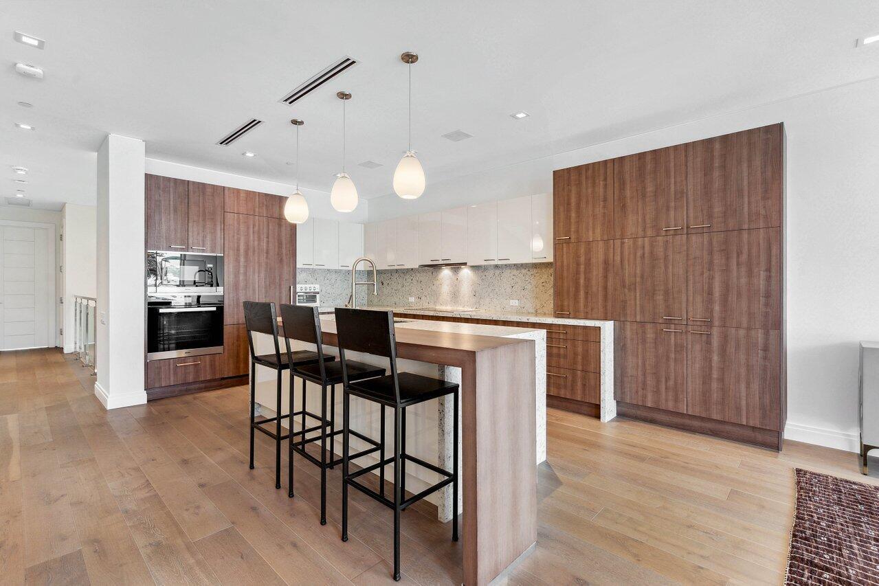 SEAGATE YACHT CLUB - Residential