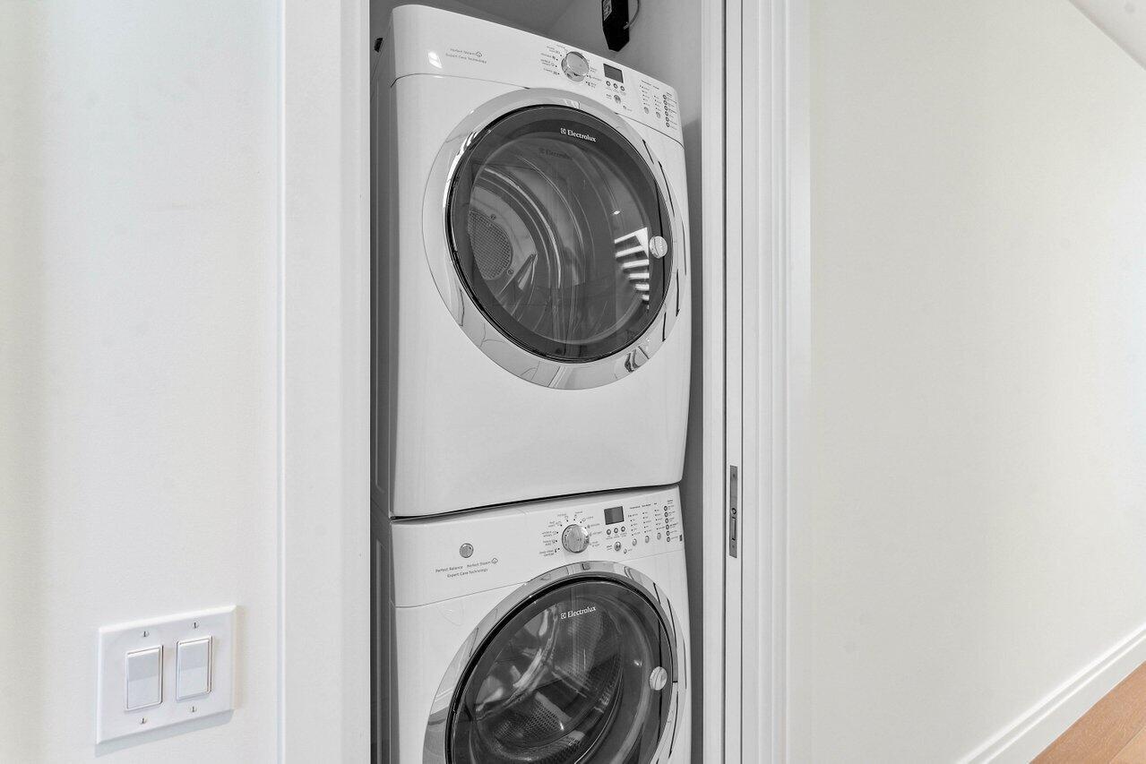 SEAGATE YACHT CLUB - Residential