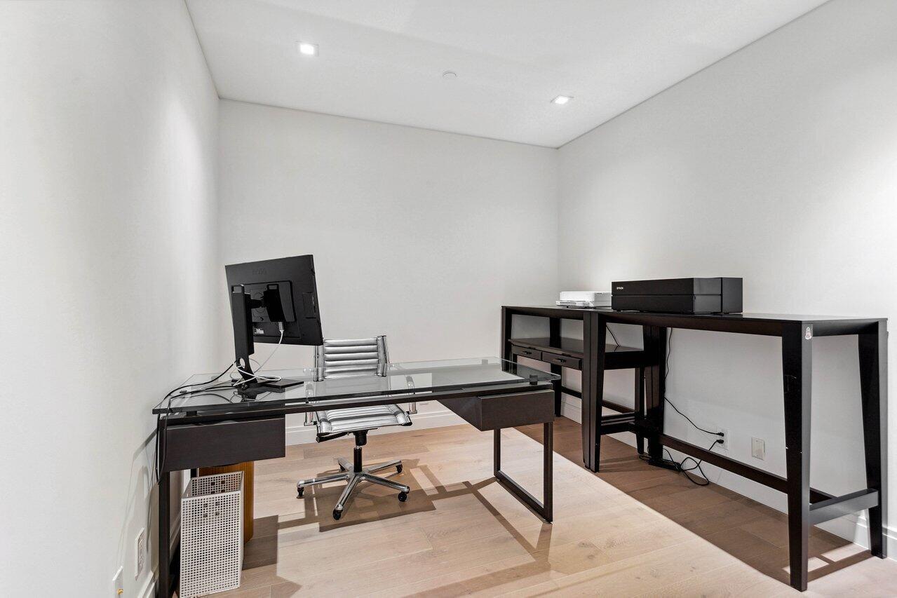 SEAGATE YACHT CLUB - Residential