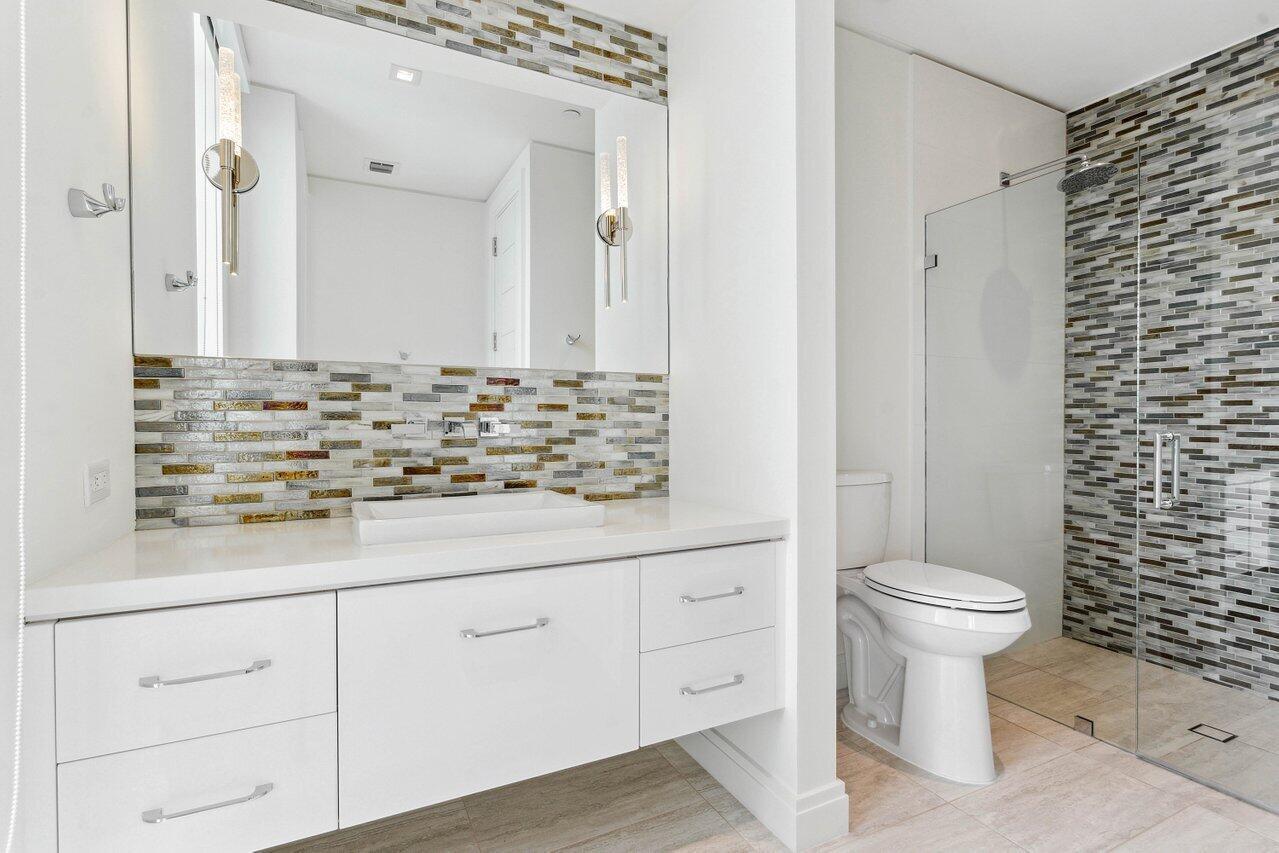 SEAGATE YACHT CLUB - Residential