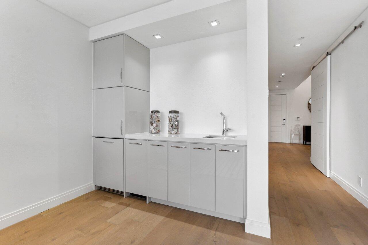 SEAGATE YACHT CLUB - Residential