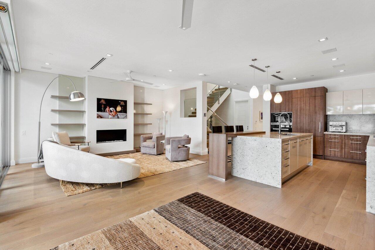 SEAGATE YACHT CLUB - Residential