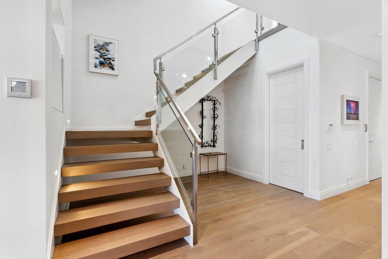 SEAGATE YACHT CLUB - Residential