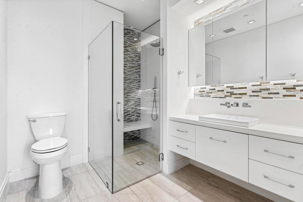 SEAGATE YACHT CLUB - Residential