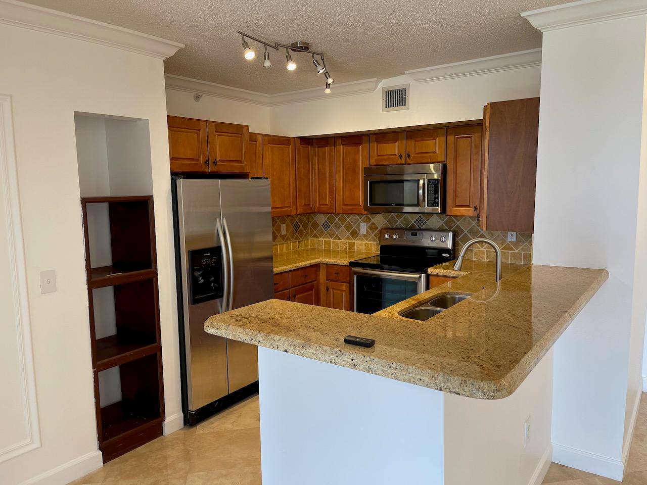 CITYPLACE TOWER CONDOMINI - Residential Lease