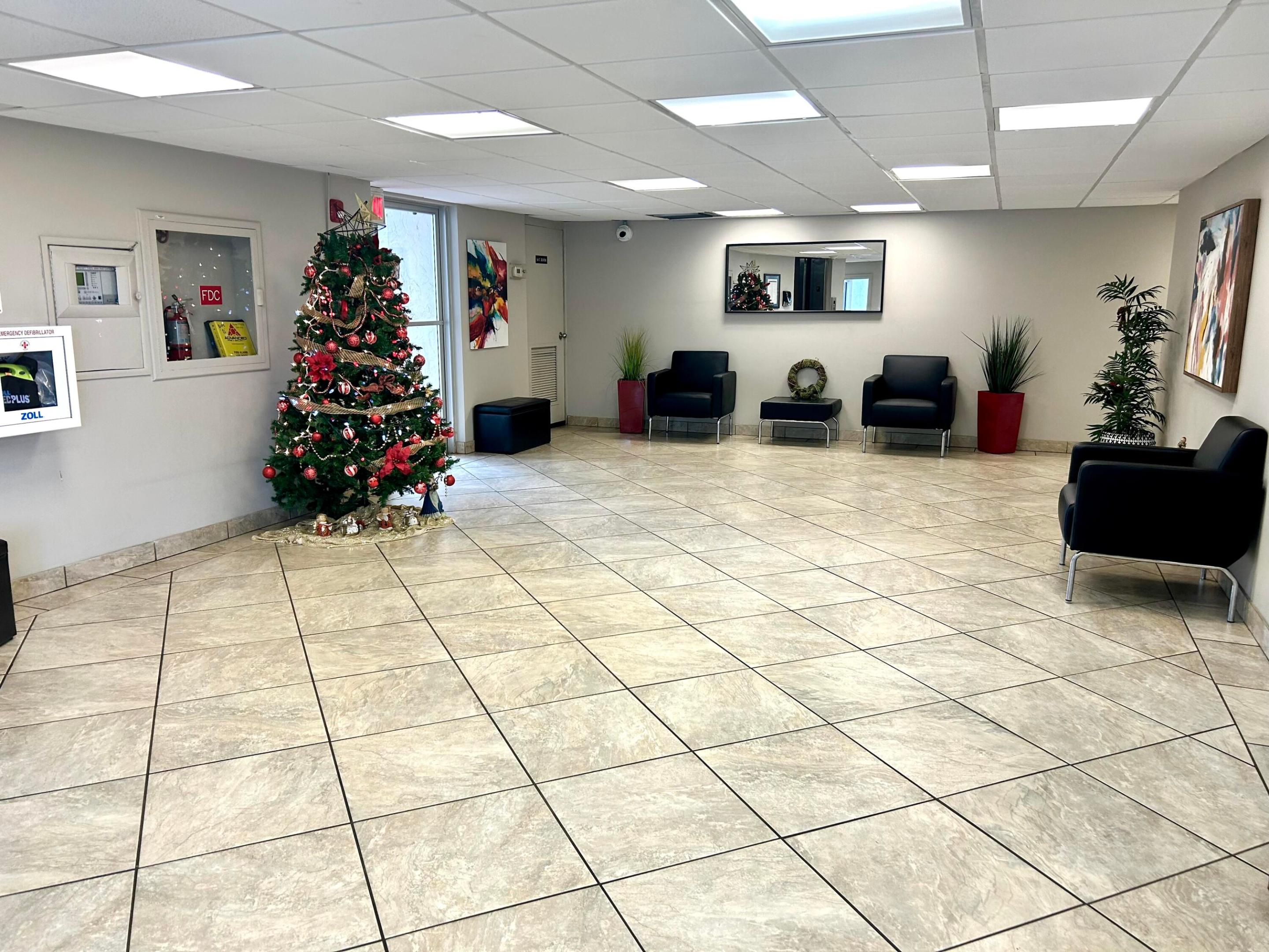 18TH HOLE AT INVERRARY CONDO - Residential