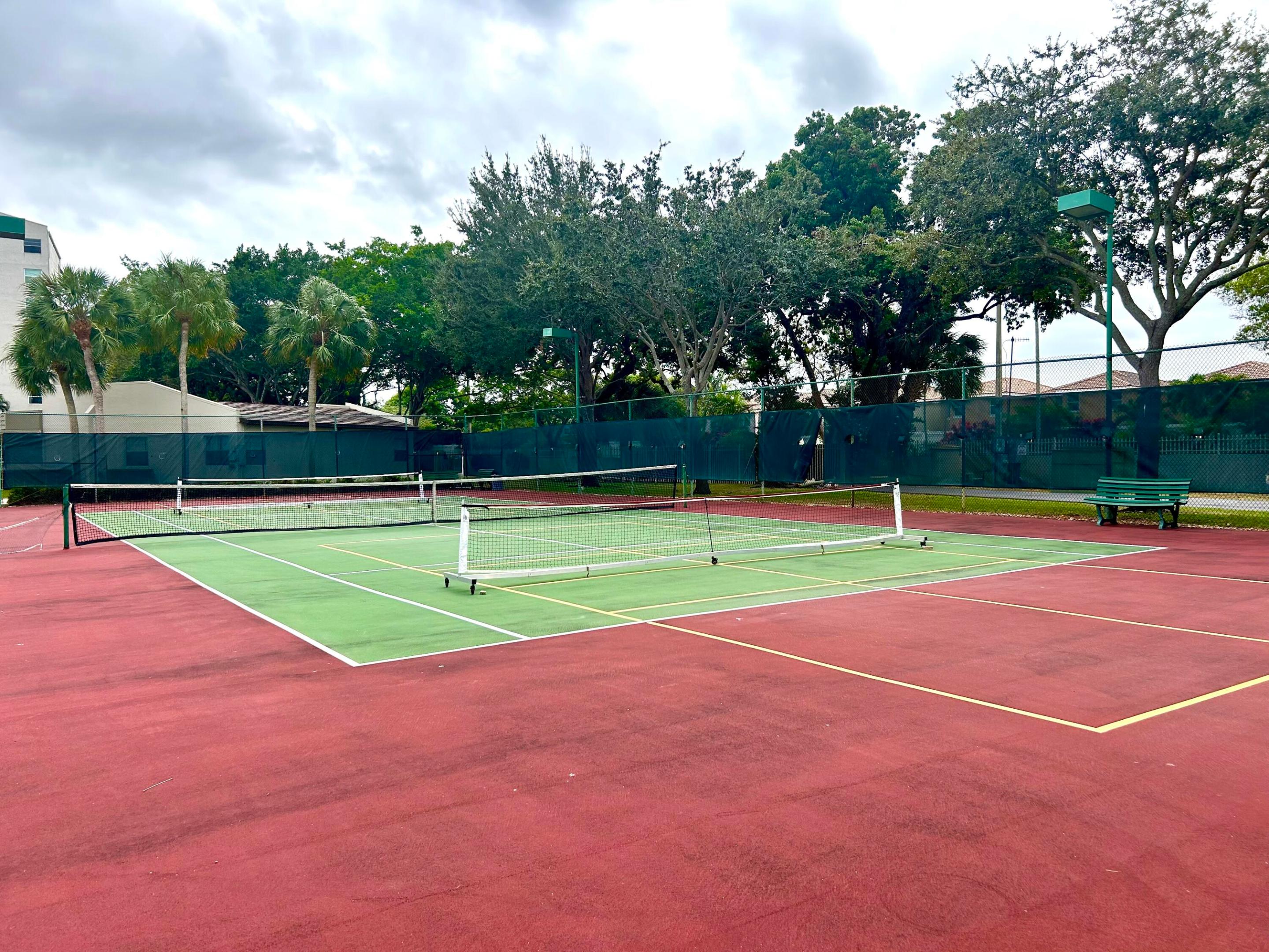 18TH HOLE AT INVERRARY CONDO - Residential