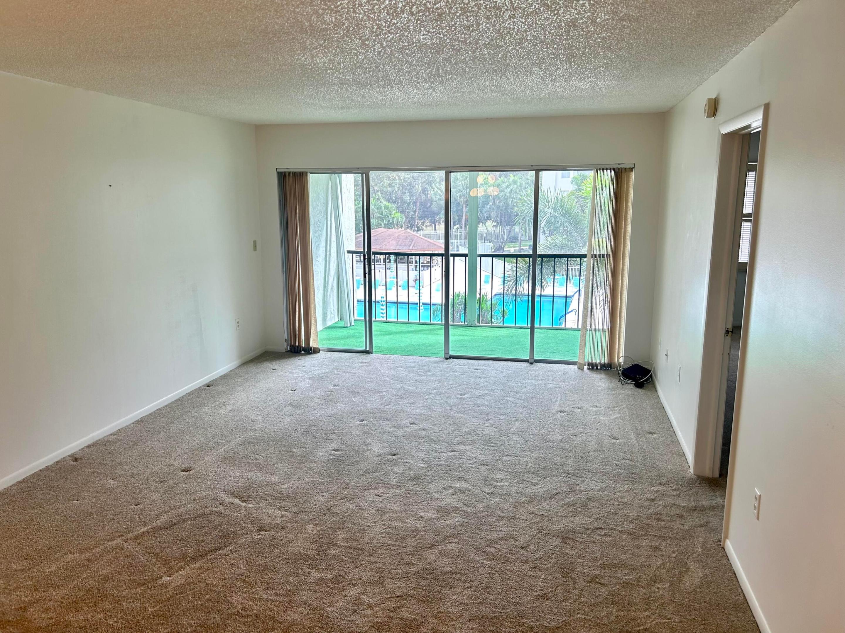 18TH HOLE AT INVERRARY CONDO - Residential