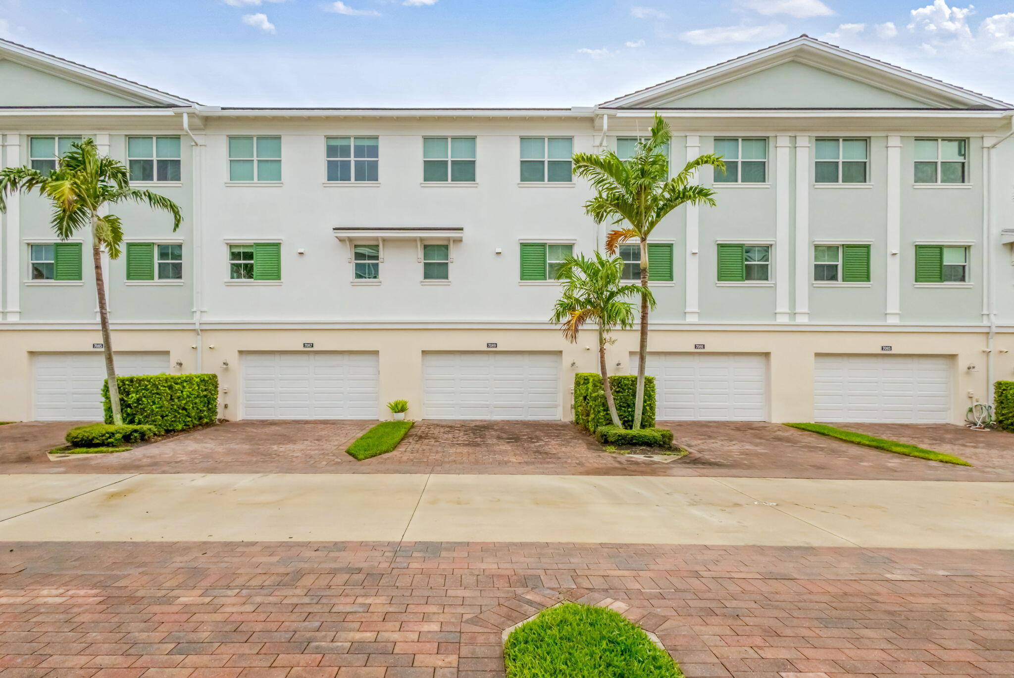 7089 Edison Place
