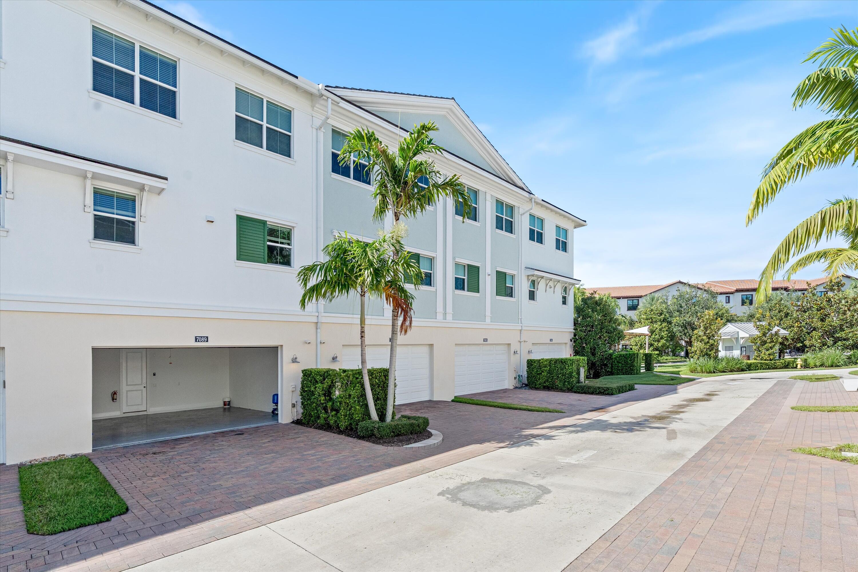 7089 Edison Place