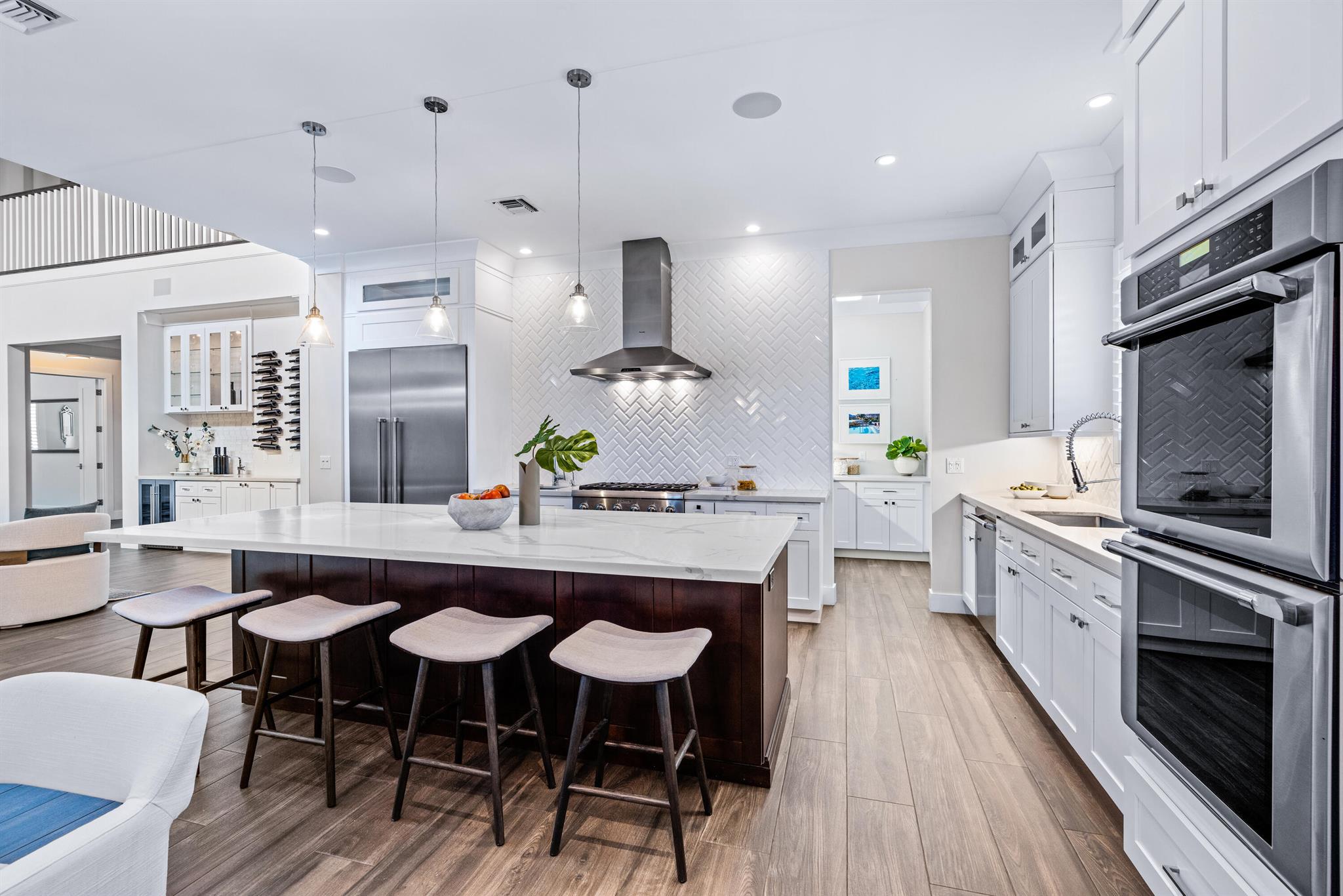 EDGEWATER - Residential