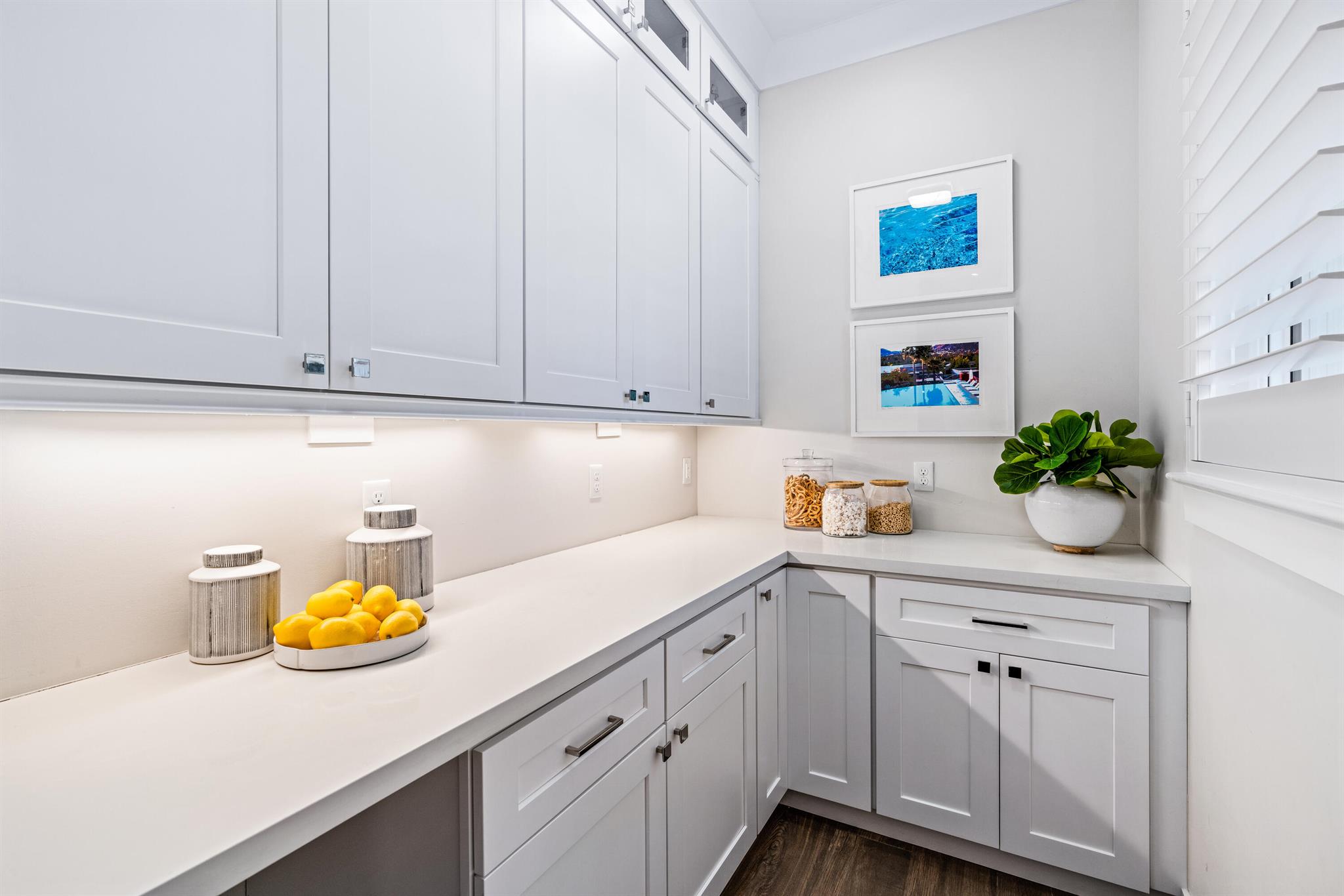 EDGEWATER - Residential