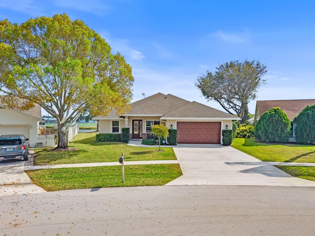 Photo of 1901 Primrose Lane, Wellington, FL 33414 (MLS # R11161301)