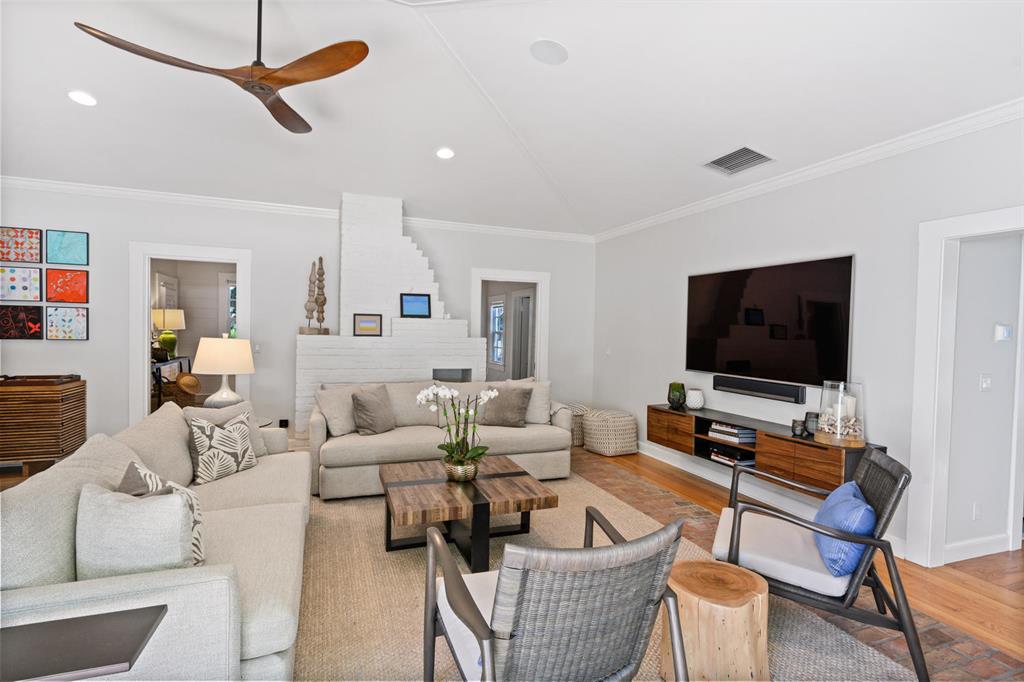 HOFMAN VILLAGE IN - Residential