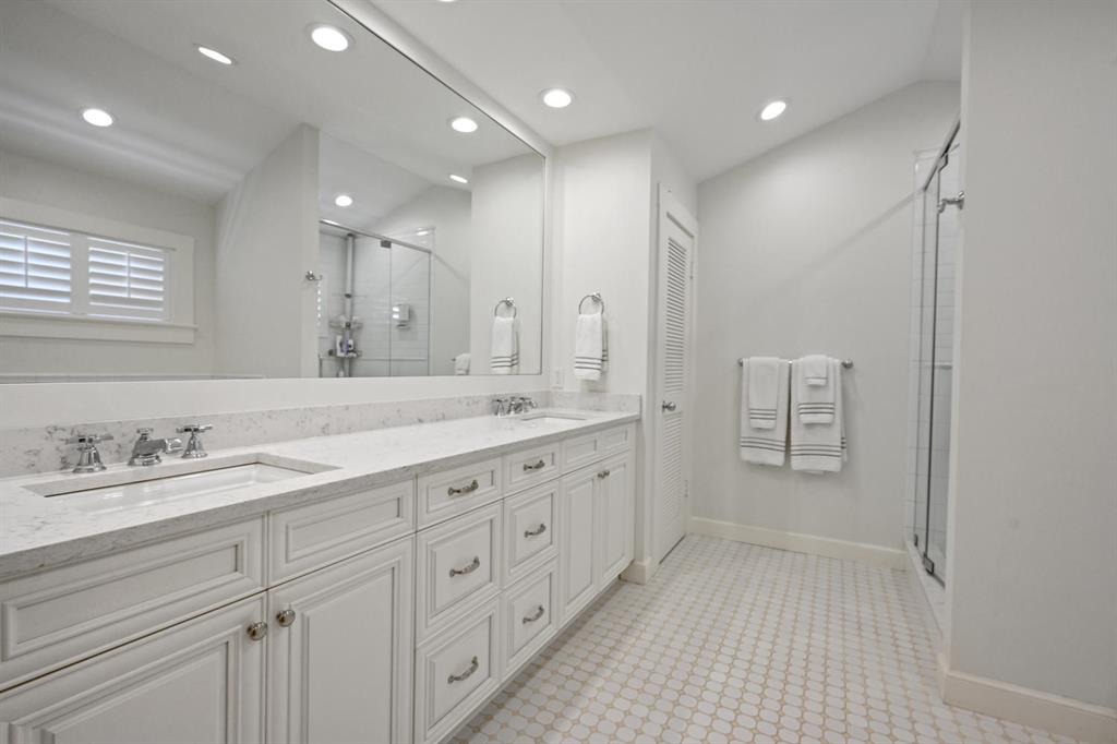 HOFMAN VILLAGE IN - Residential