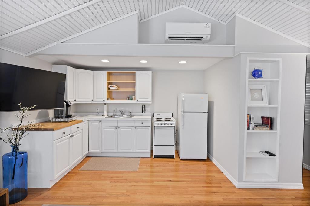 HOFMAN VILLAGE IN - Residential