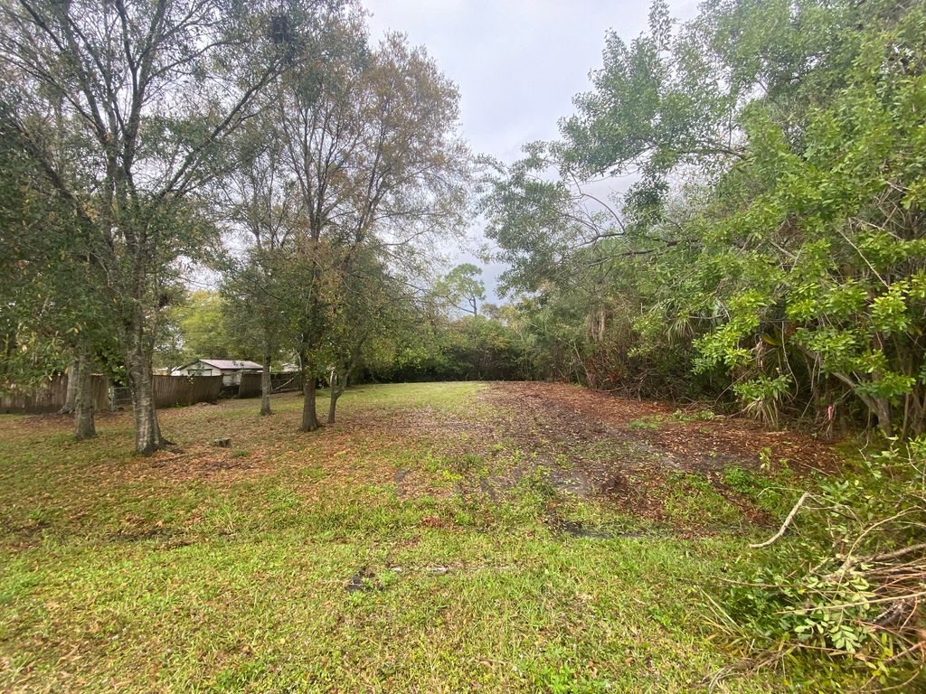 Photo of 7604 Laguna Road, Fort Pierce, FL 34951 (MLS # R10769669)