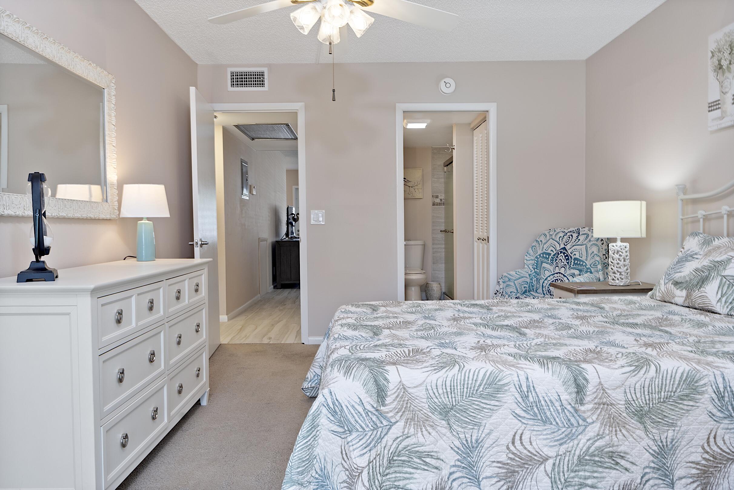 LINCOLN AT CENTURY VILLAGE CONDO - Residential Lease