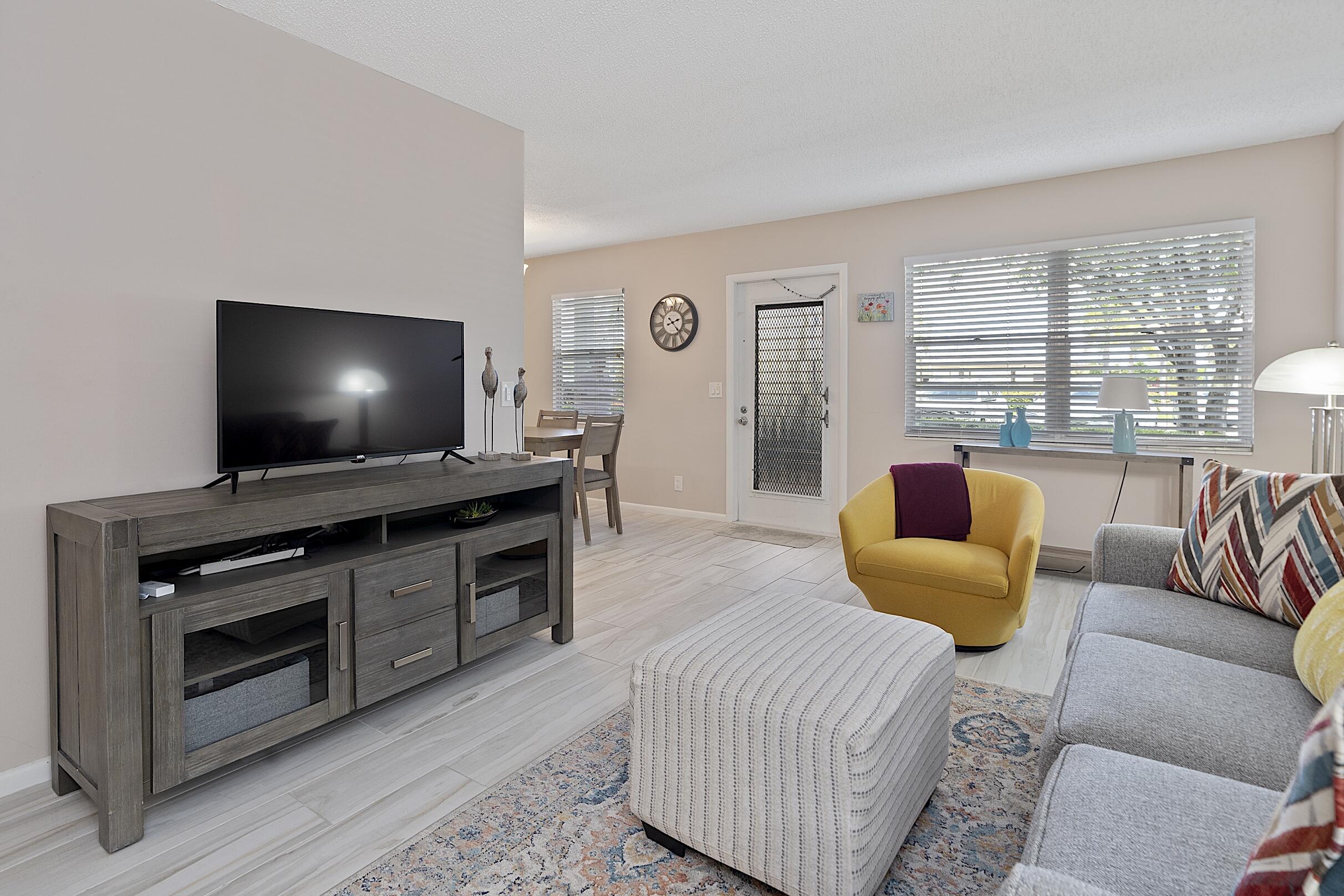LINCOLN AT CENTURY VILLAGE CONDO - Residential Lease