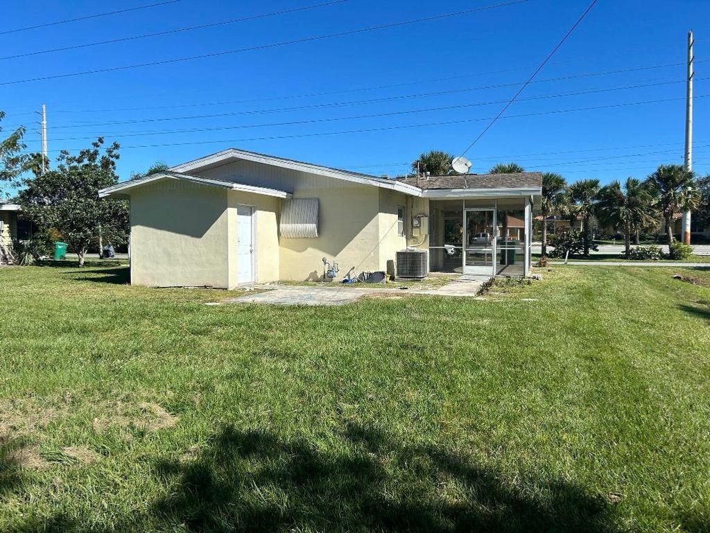 Photo of 166 S Entrada Avenue, Port Saint Lucie, FL 34952 (MLS # R11150941)