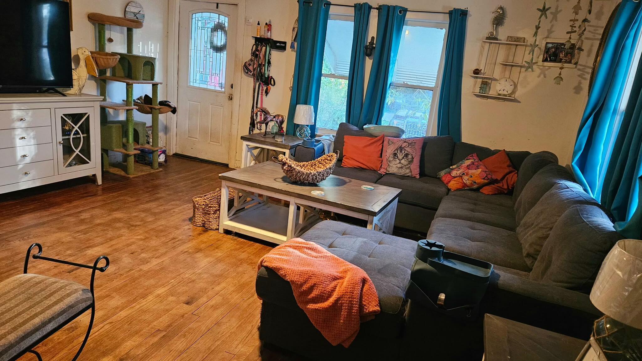 ARLETTE COURT - Residential