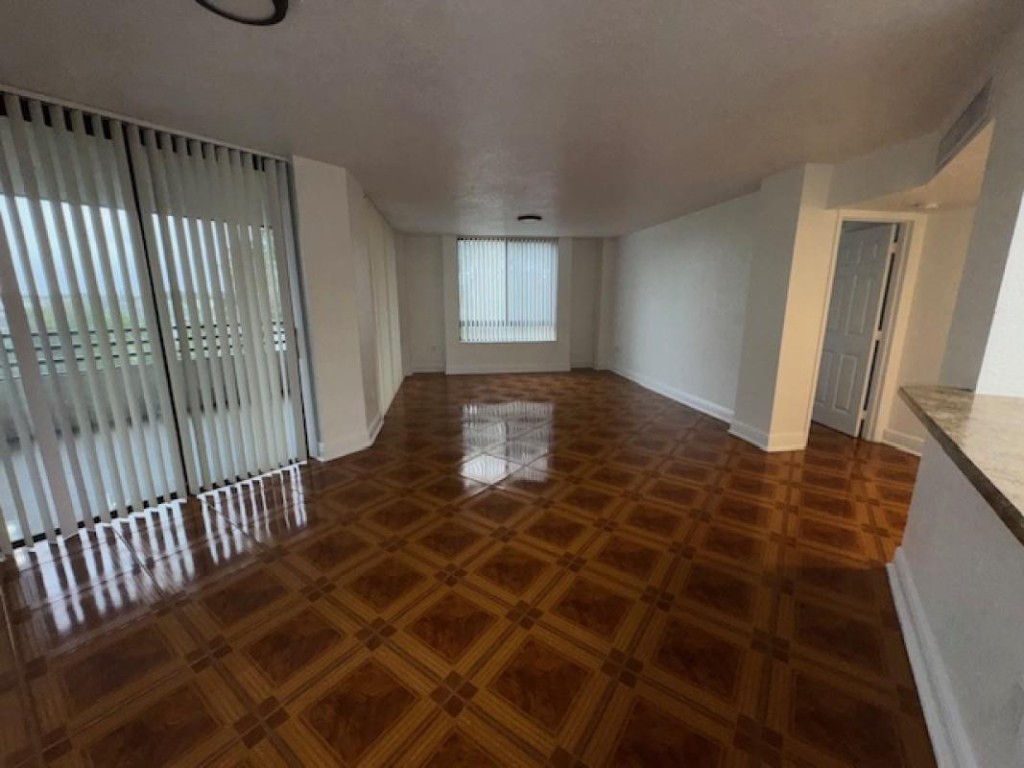 Fairway Lake 110-22 B - Residential Lease